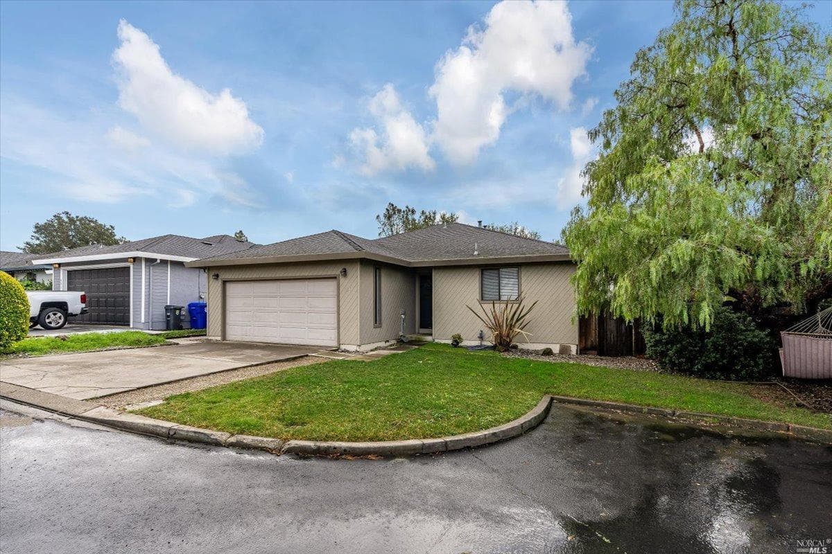 911 Foxboro Dr, Napa, CA 94559, photo 1