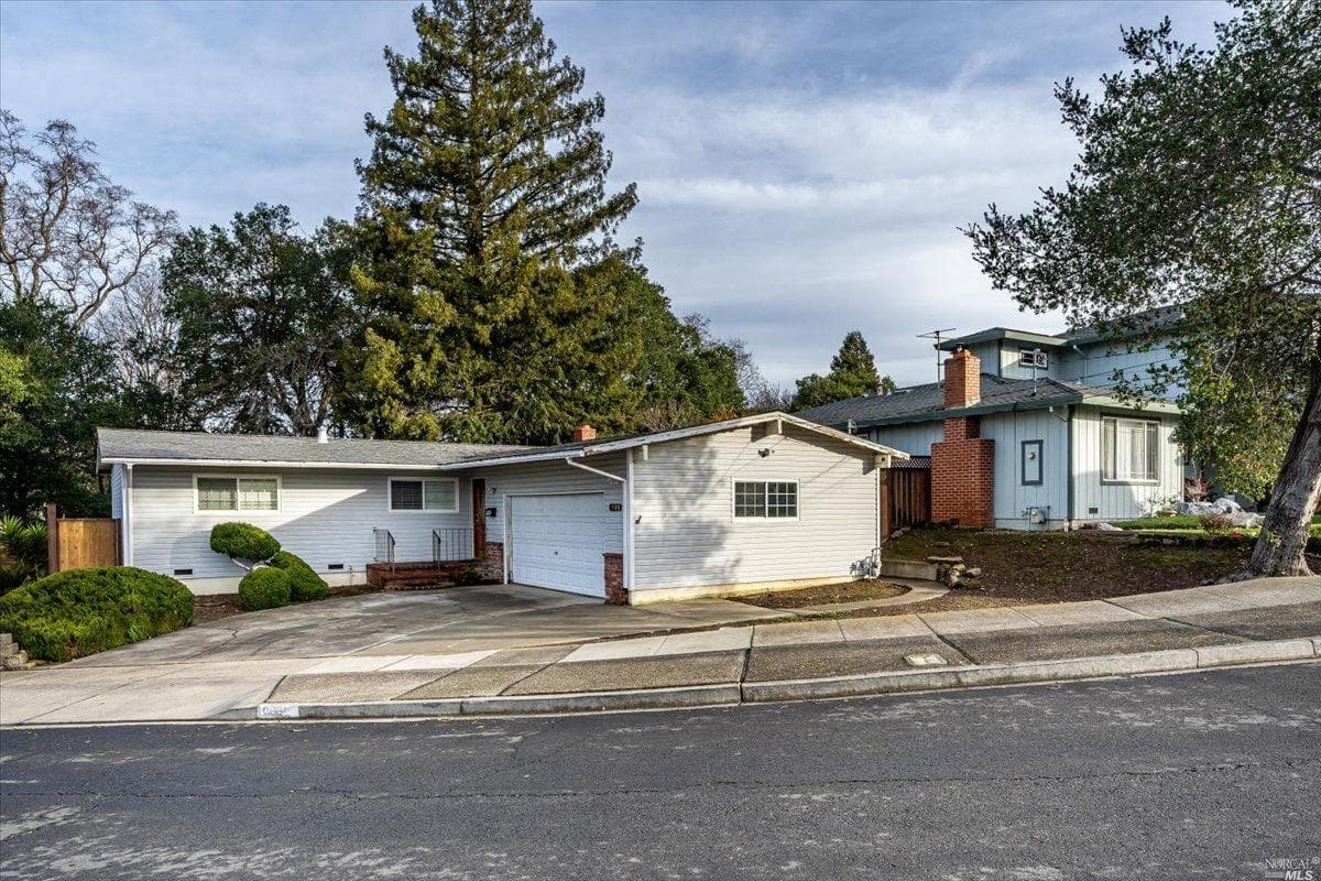 1088 Kansas Ave, Napa, CA 94559
