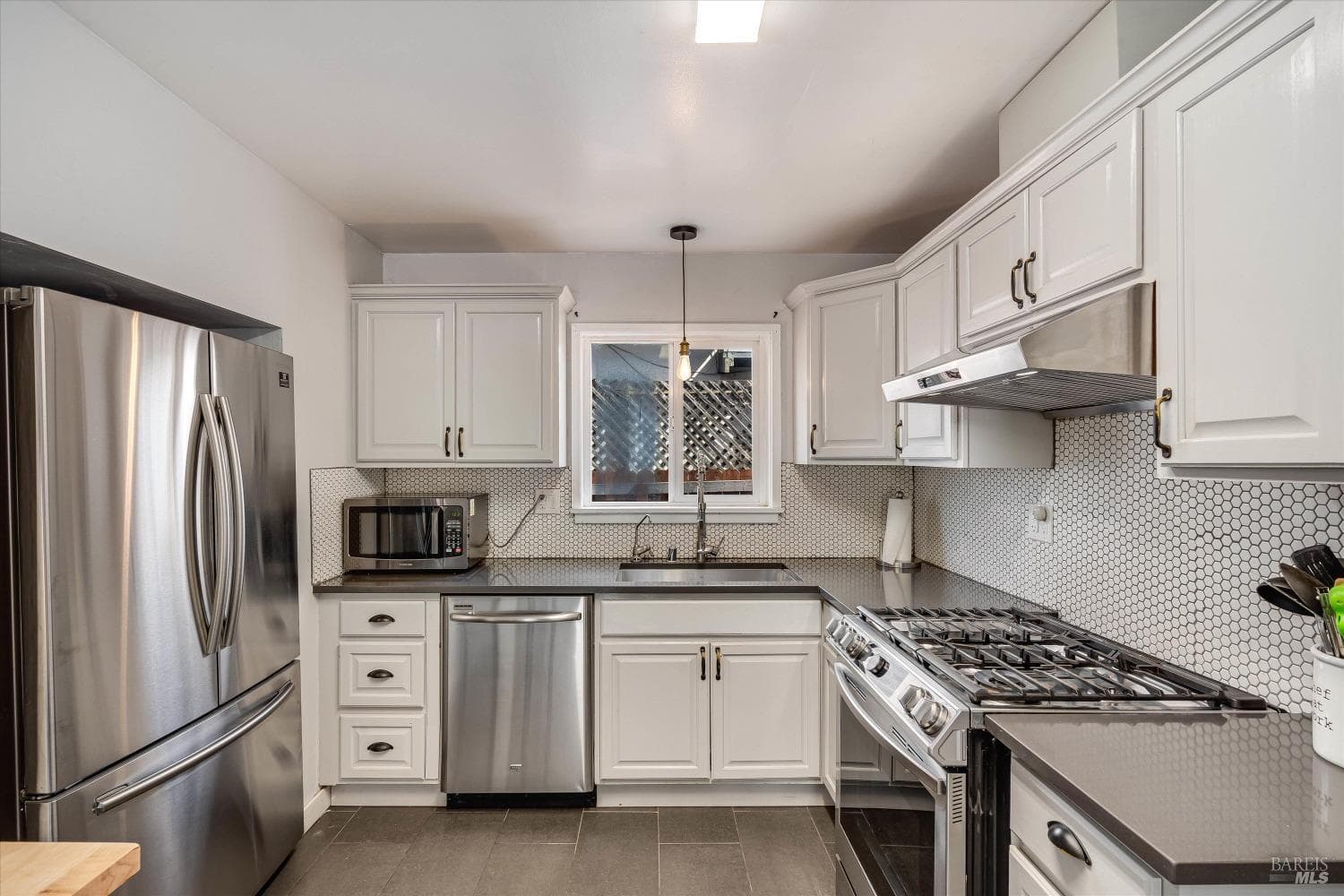 2365 Gerald Street, photo 16