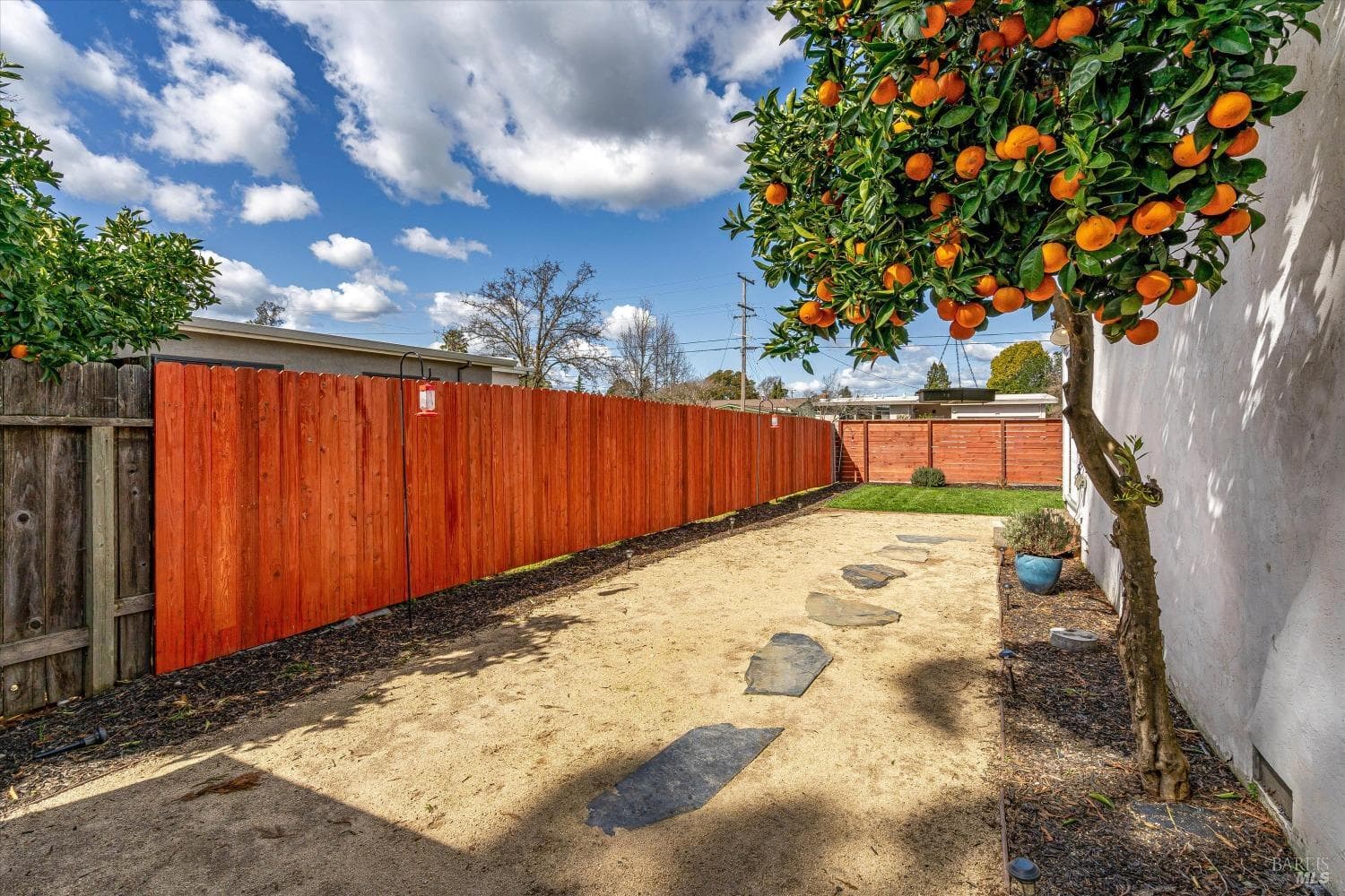 2365 Gerald Street, photo 32