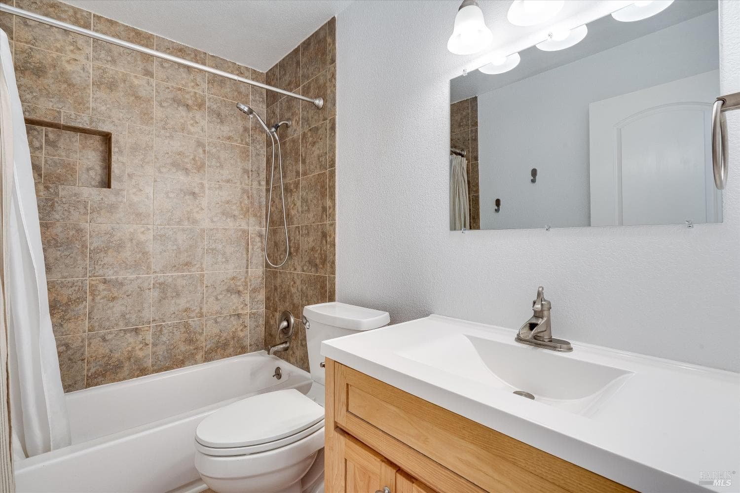201 Folland Drive, photo 14