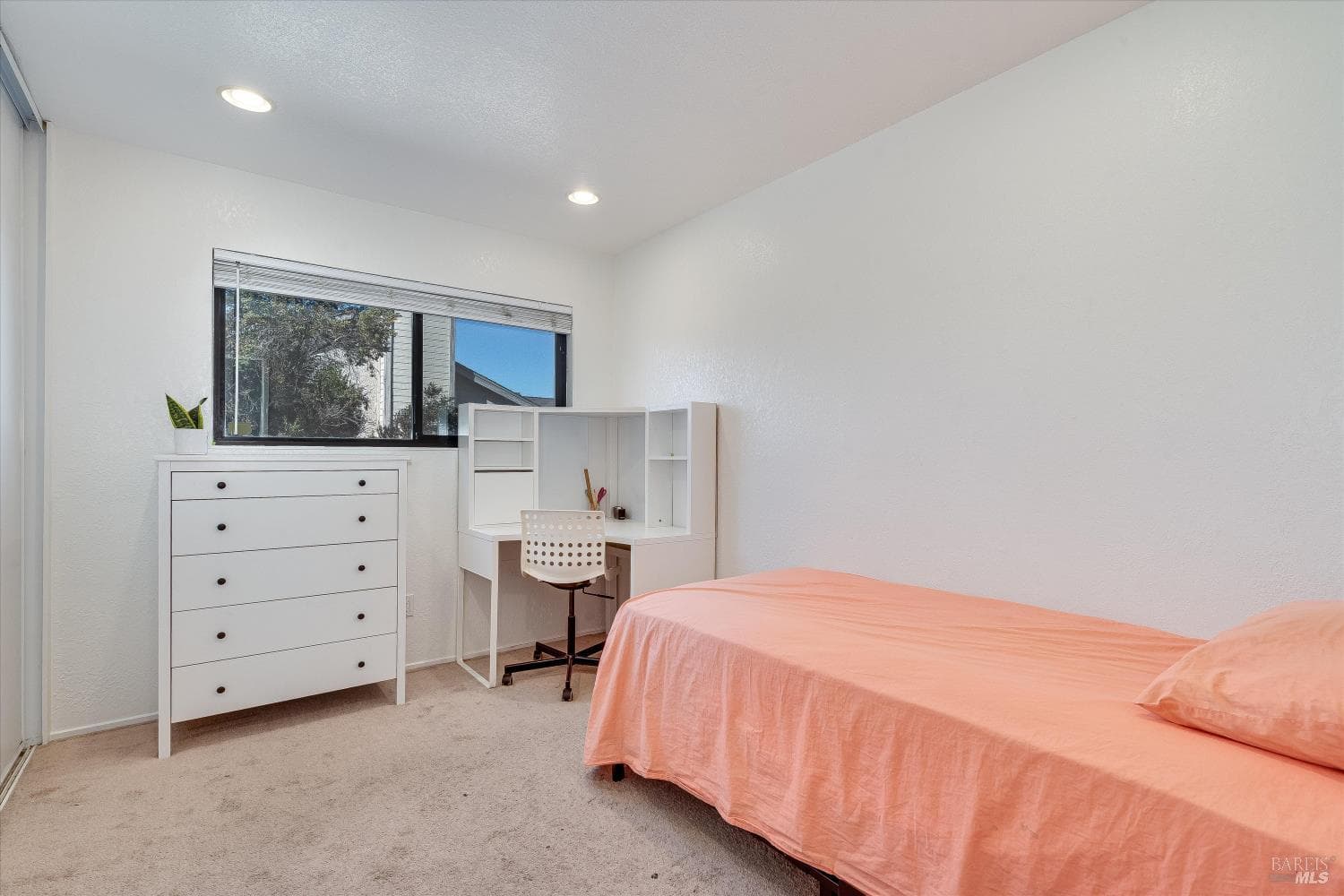 201 Folland Drive, photo 15